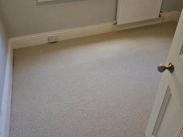 Kersaint Cobb Wool Luna Moonbeam carpet installation in Wandsworth