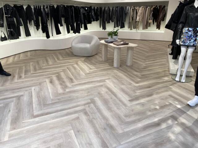 Amtico Signature Clowes Oak installation in Maniere de Voir