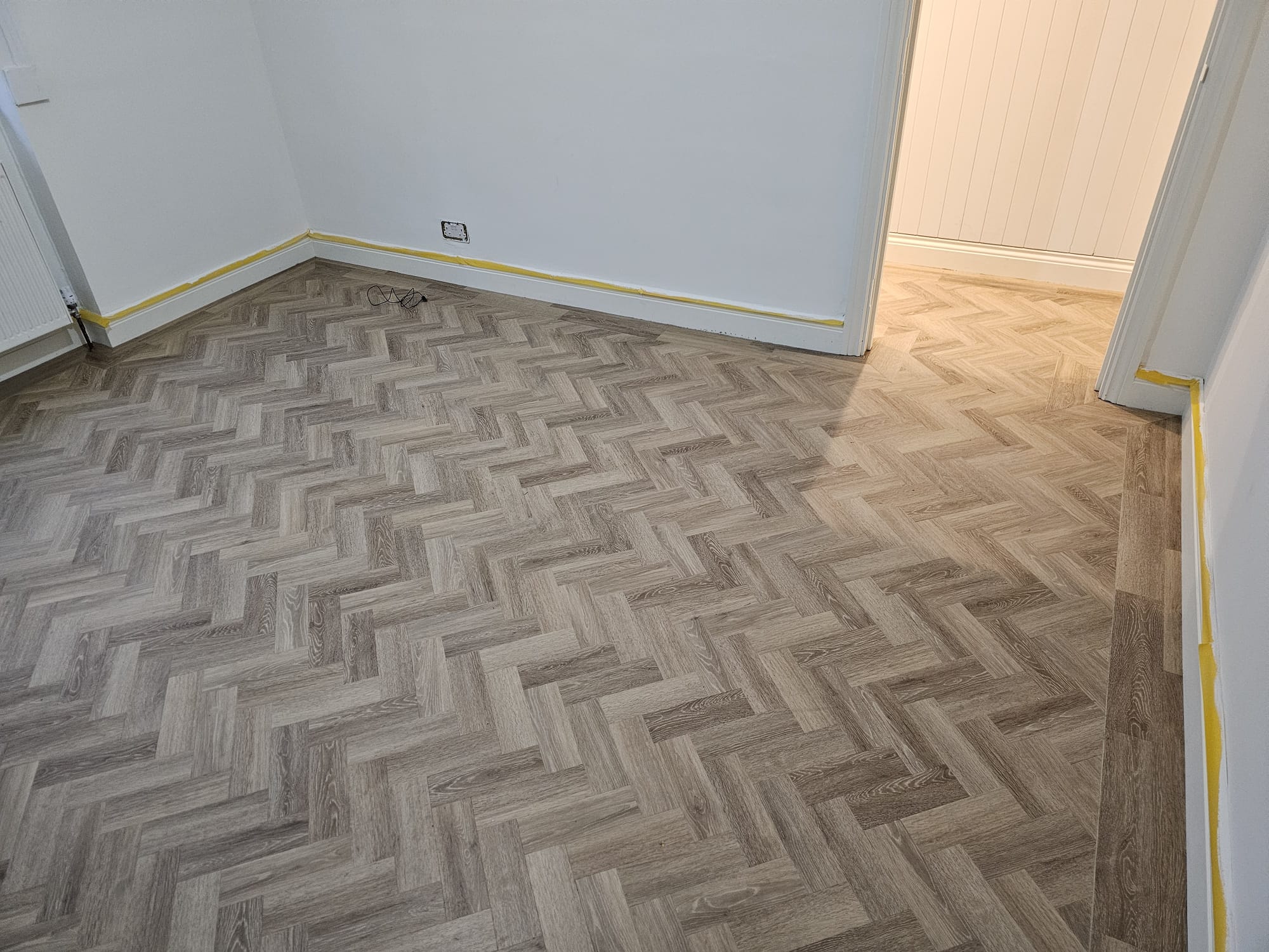 Amtico Spacia Muted Oak installation in Canary Wharf-0