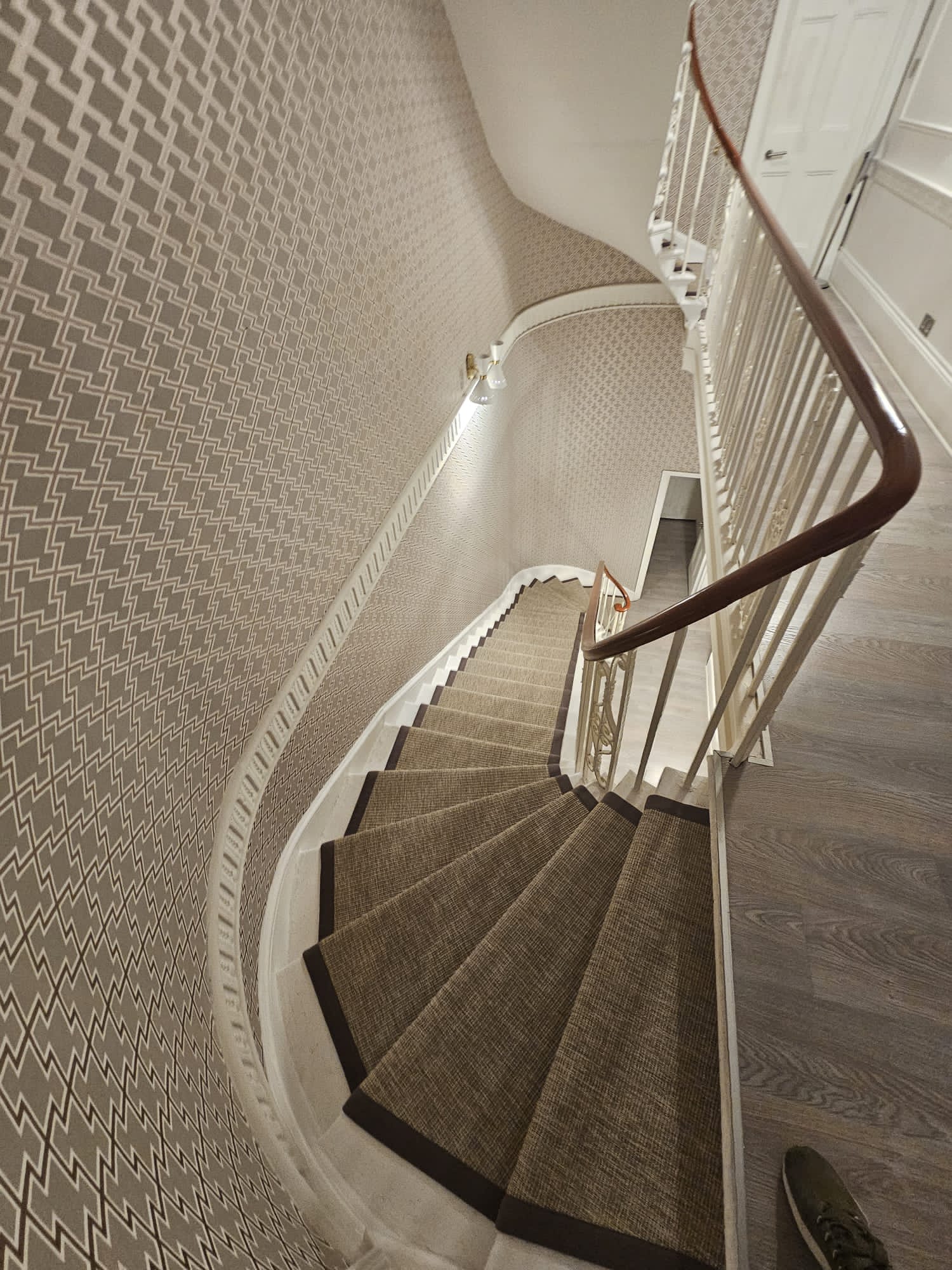 Unnatural Flooring New England Hartford carpet installation in Earls Court-2