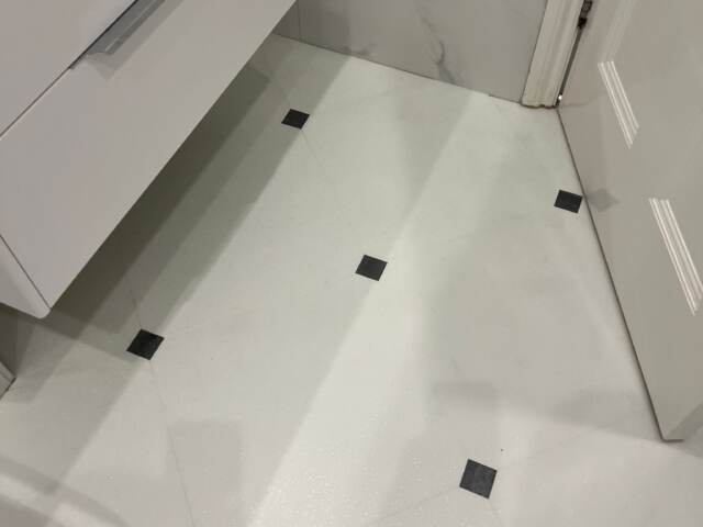 Amtico Signature Keystone Glint Orb & Cumbrian Slate installation in Camden