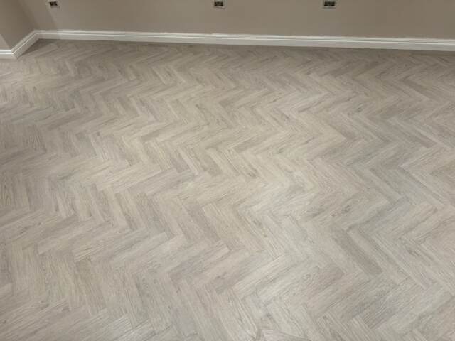 Amtico Form Dimmet Oak fitting in Clapham