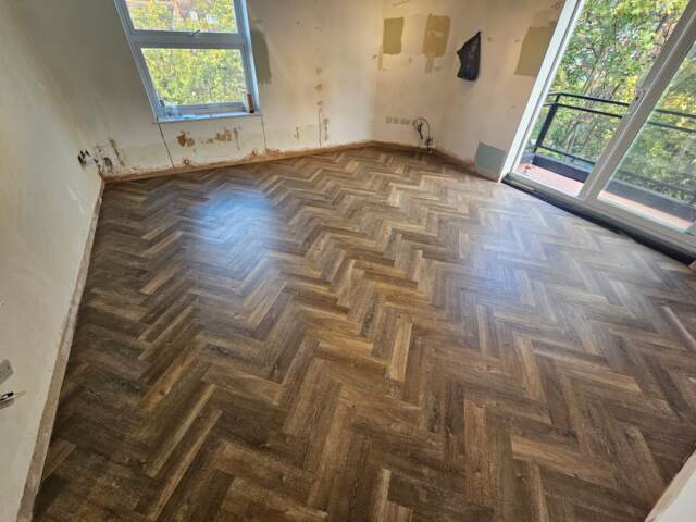Amtico Signature Aged Oak installation in Hammersmith
