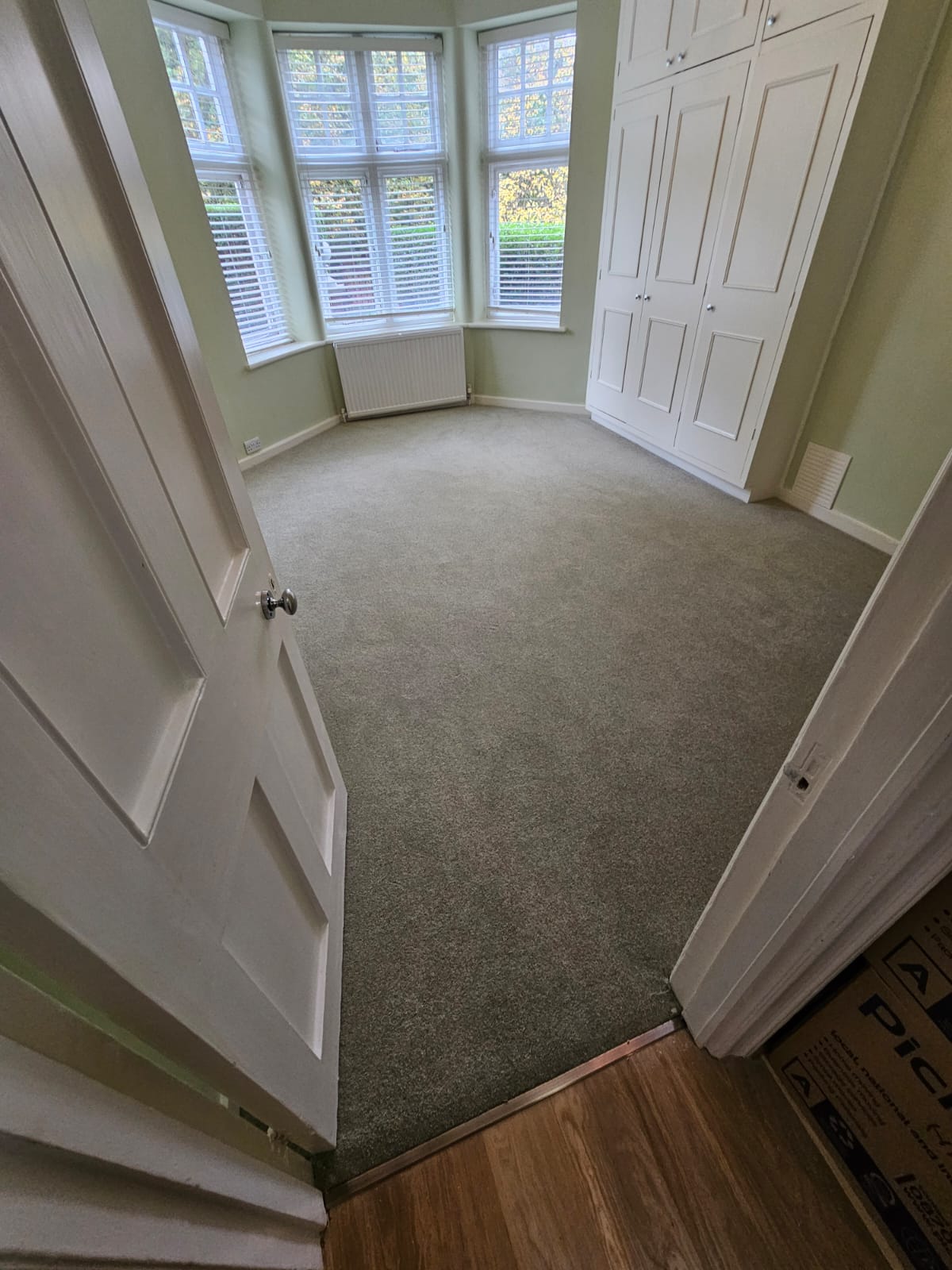 Cormar Carpets Woodlands Heather Twist Deluxe Meadow Light installation in Notting Hill-0