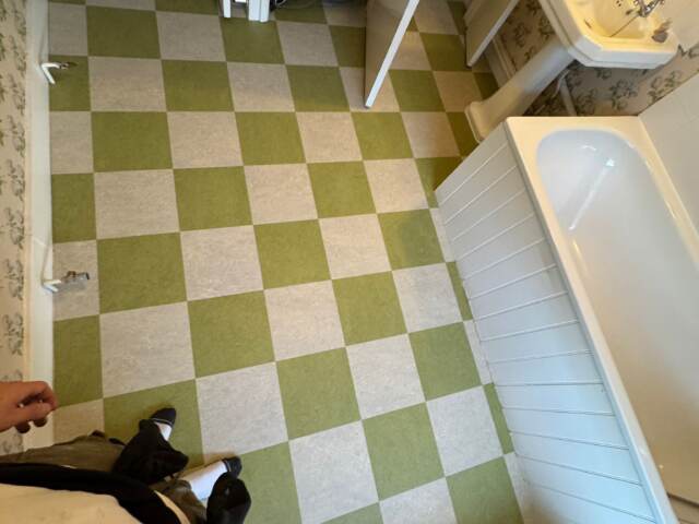 Marmoleum Real Concrete 3136 & Marmoleum Fresco Alvarado 3265 tiles installation in Hampstead