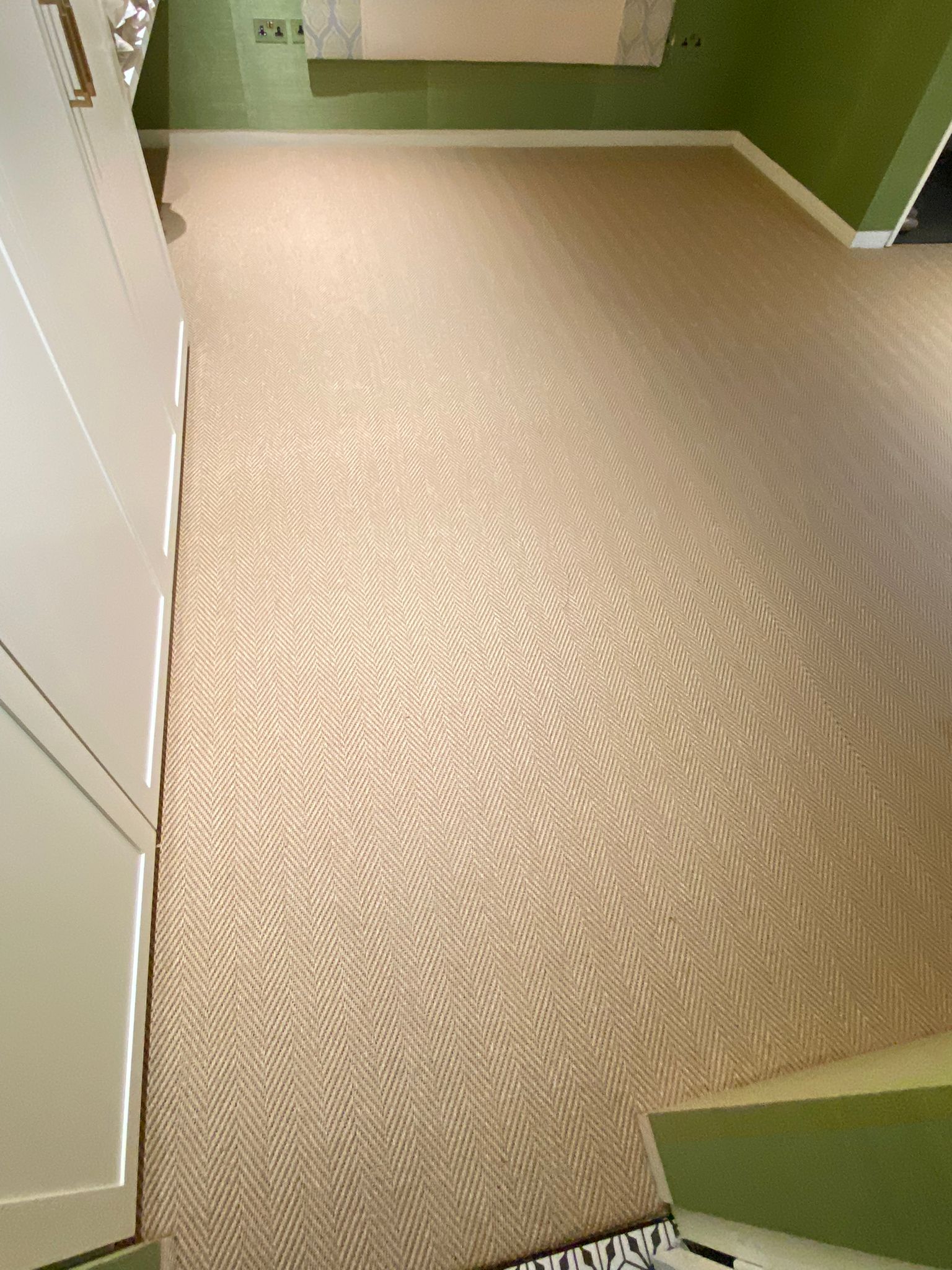 Unnatural Flooring New England Woodstock instalment in Canary Wharf-2