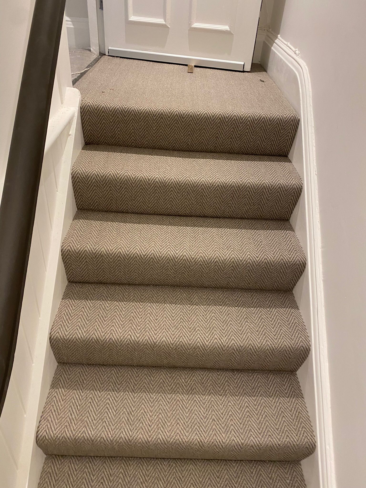 Fibre Carpets Sisal-Look Easycare Chevron Granite installation