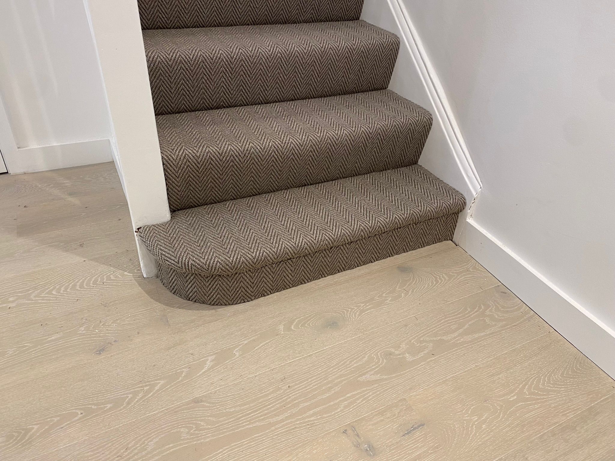 Fibre Carpets Sisal-Look Easycare Chevron Granite installation