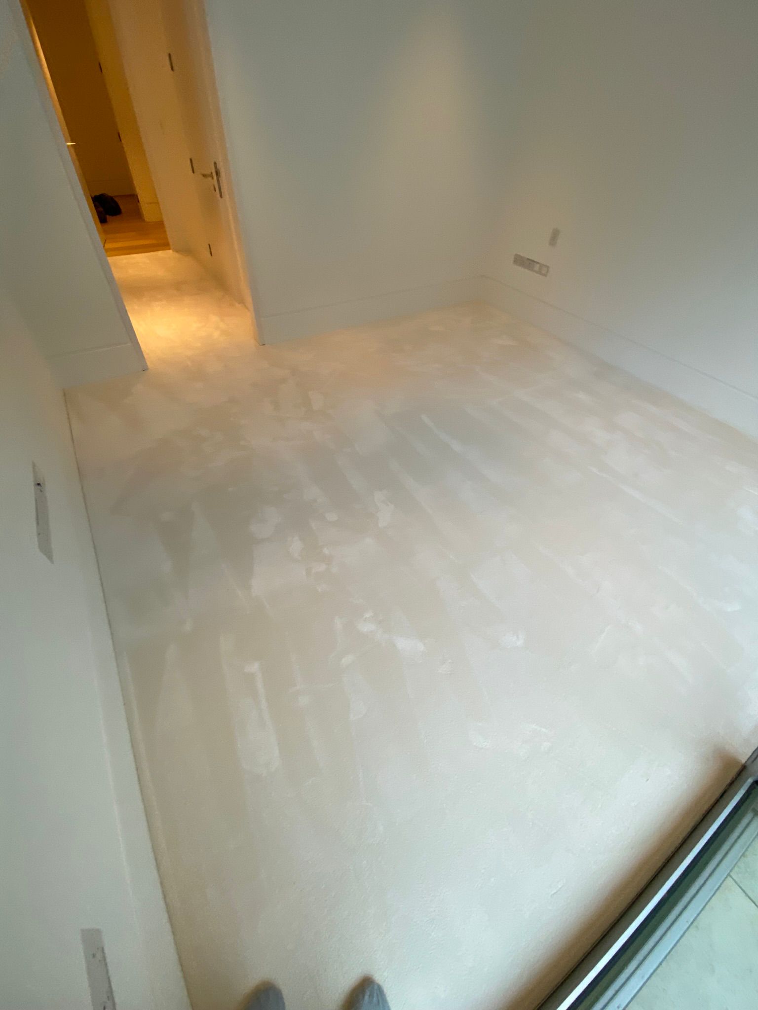 Sylka Carpets Opulence Snow Drift installation