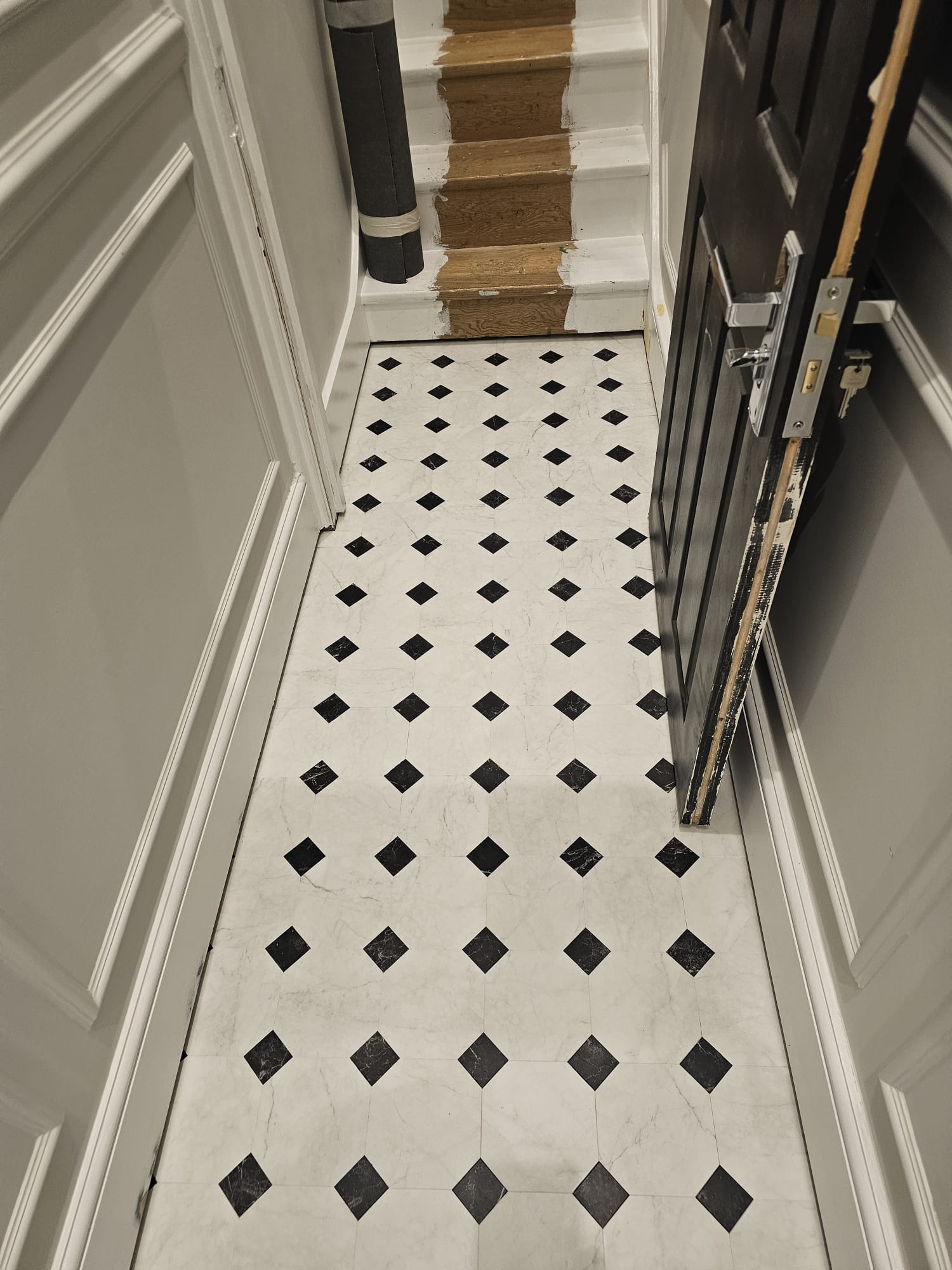 Amtico Signature Bianca Classic & Nero Classic installation