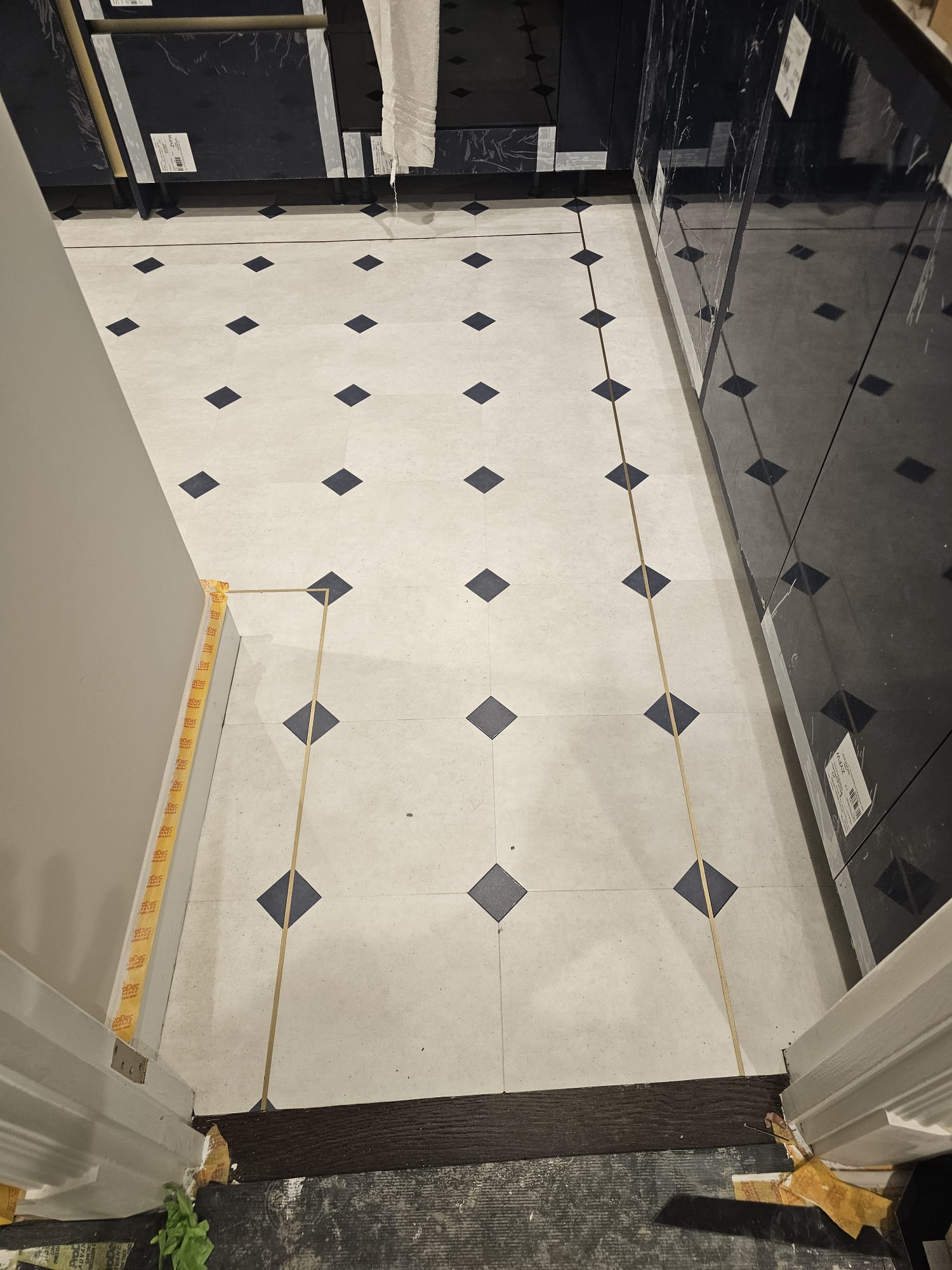 Amtico Signature Bianca Classic & Nero Classic installation