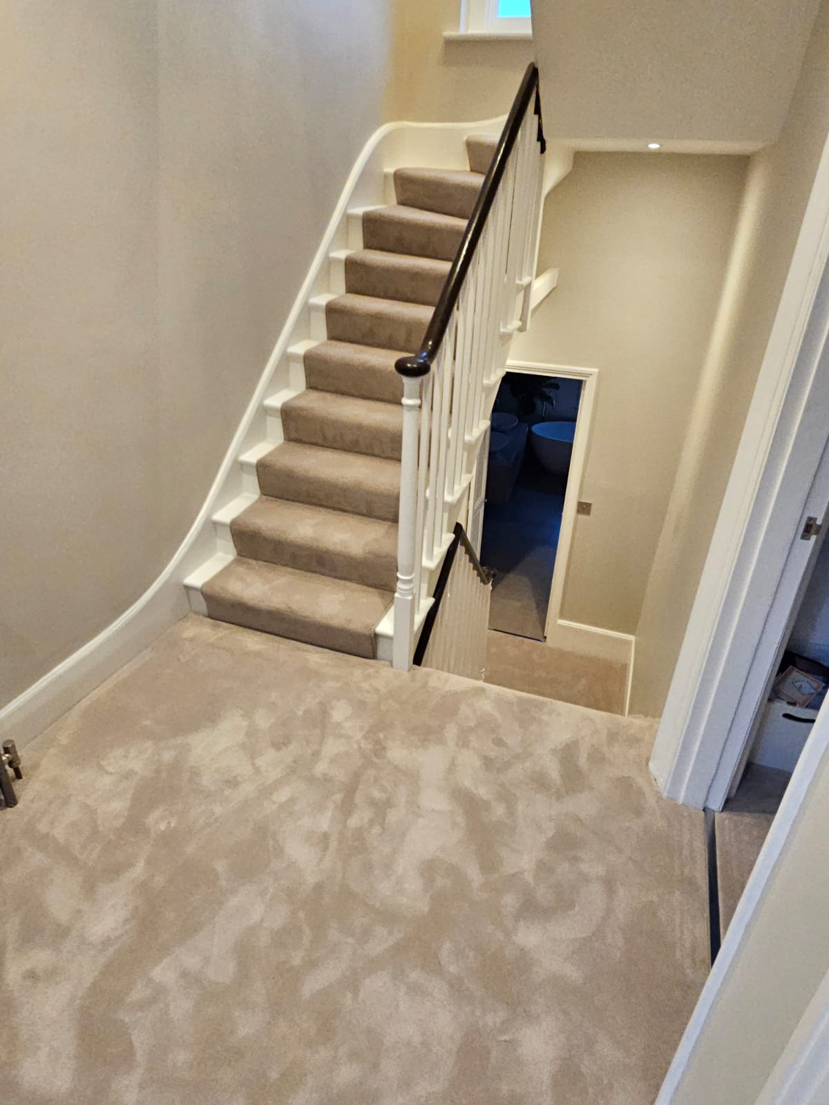 Kersaint Cobb Pampas Nordic Aalborg carpet installation