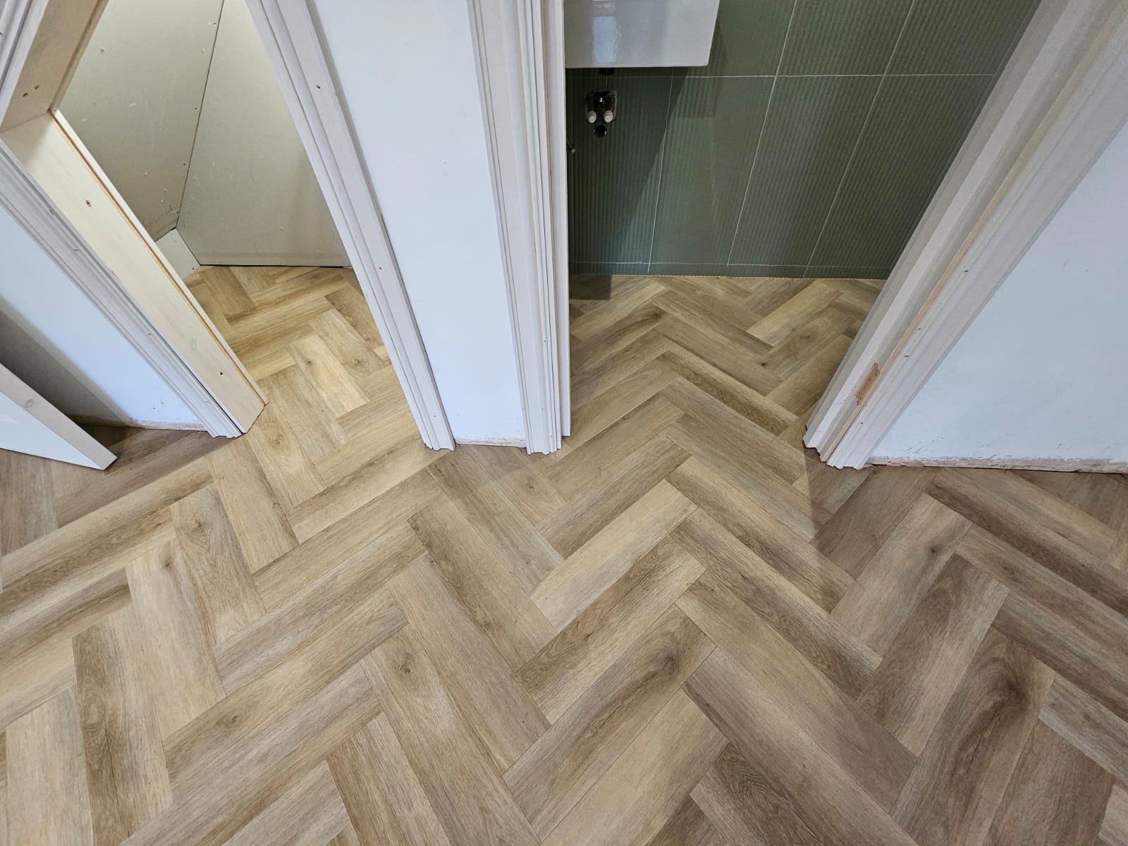 Amtico Signature Buxton Oak installation in-10