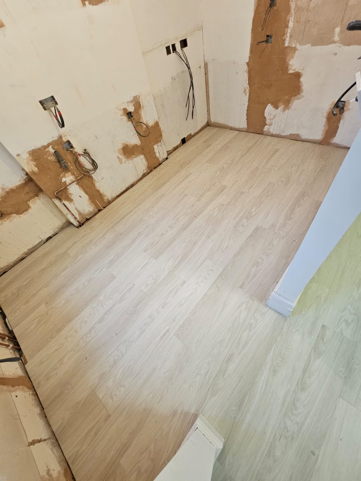 Amtico Spacia White Oak installation in-3