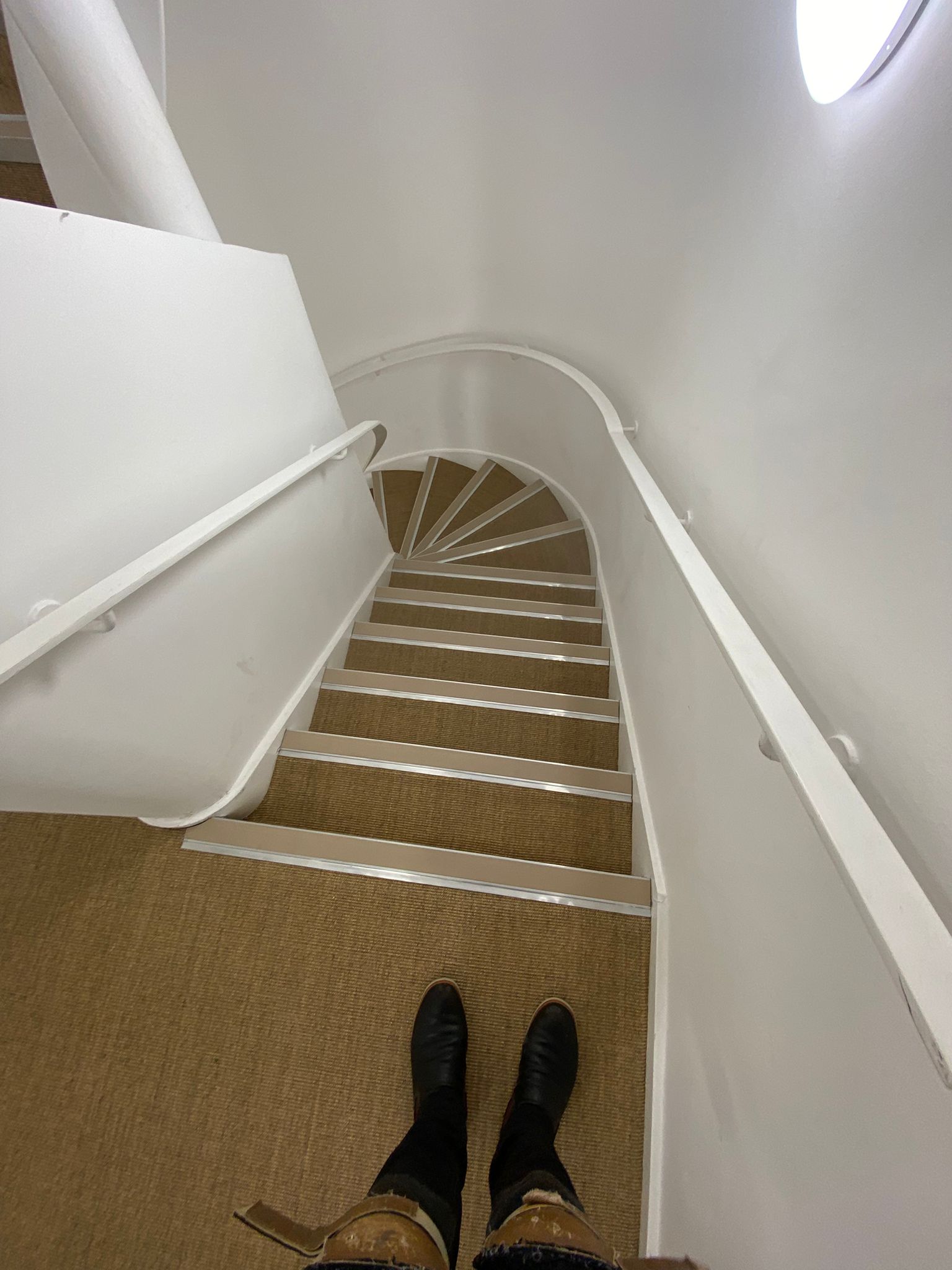 Fibre Carpets Sisal Boucle Anise installation in-6