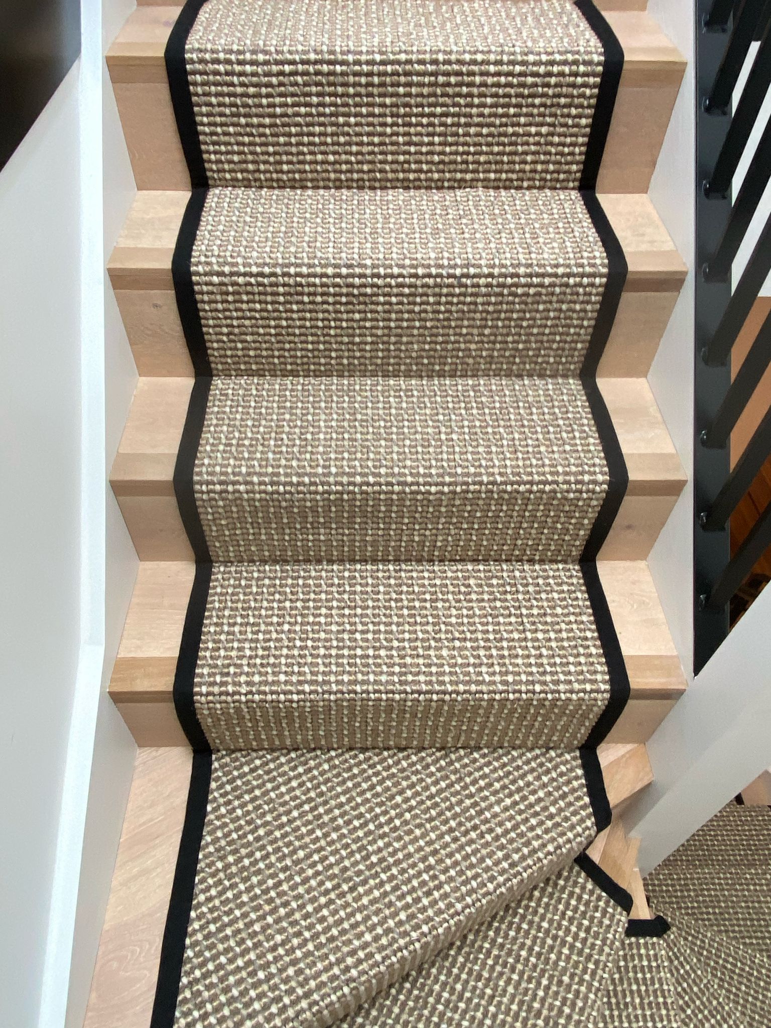 Crucial Trading Sisool Rock Rope SR400 carpet installation in-4