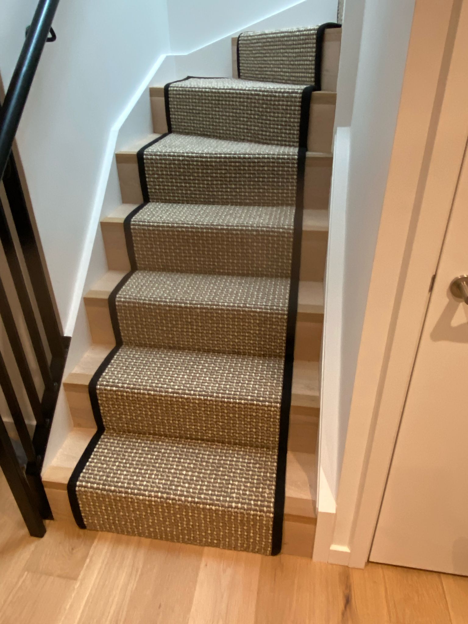 Crucial Trading Sisool Rock Rope SR400 carpet installation in-Main