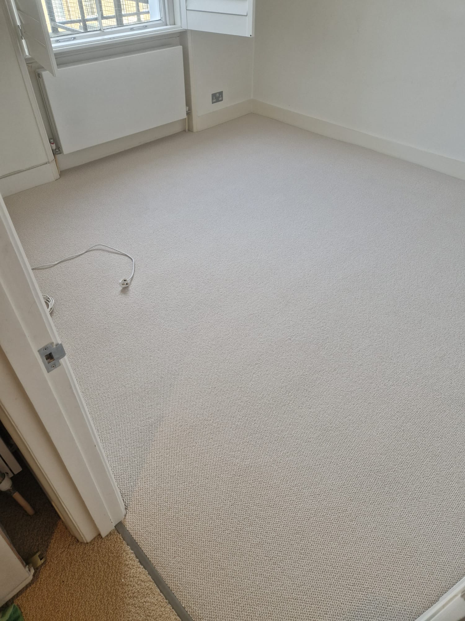 Elements London Havana Plains Blanco carpet installation in-1
