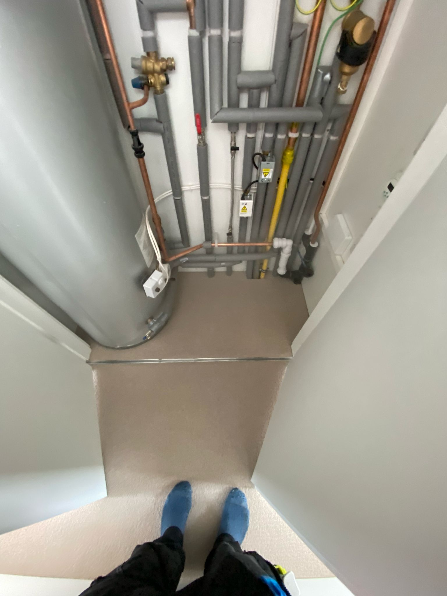 Clarendon Carpets Mayfair Loop Kasmir installation in &#8211; 10