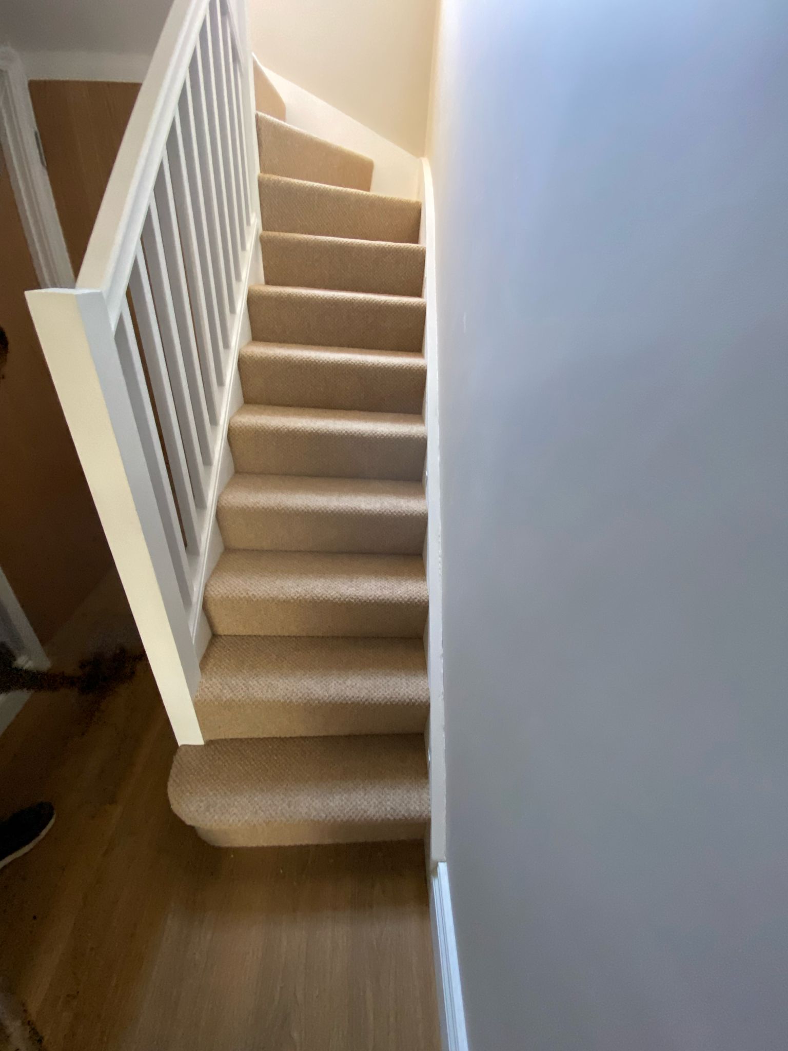 Clarendon Carpets Mortlake Brussels Sand Dune installation in &#8211; 4