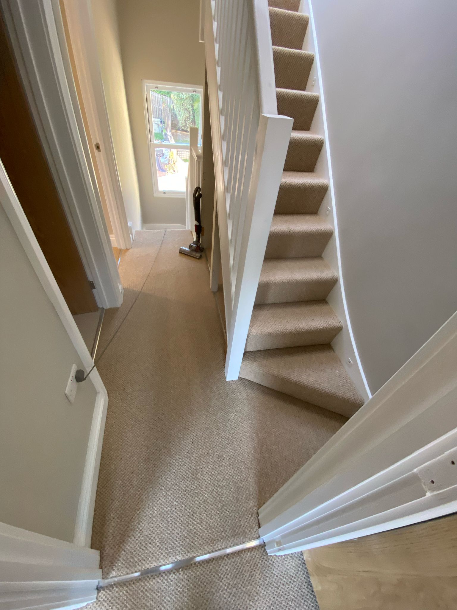 Clarendon Carpets Mortlake Brussels Sand Dune installation in &#8211; 8
