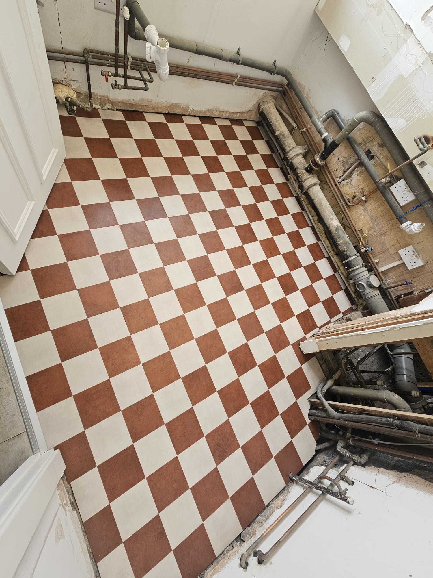 Amtico Signature Encaustic Jasper &#038; Stucco Quartz installation_3