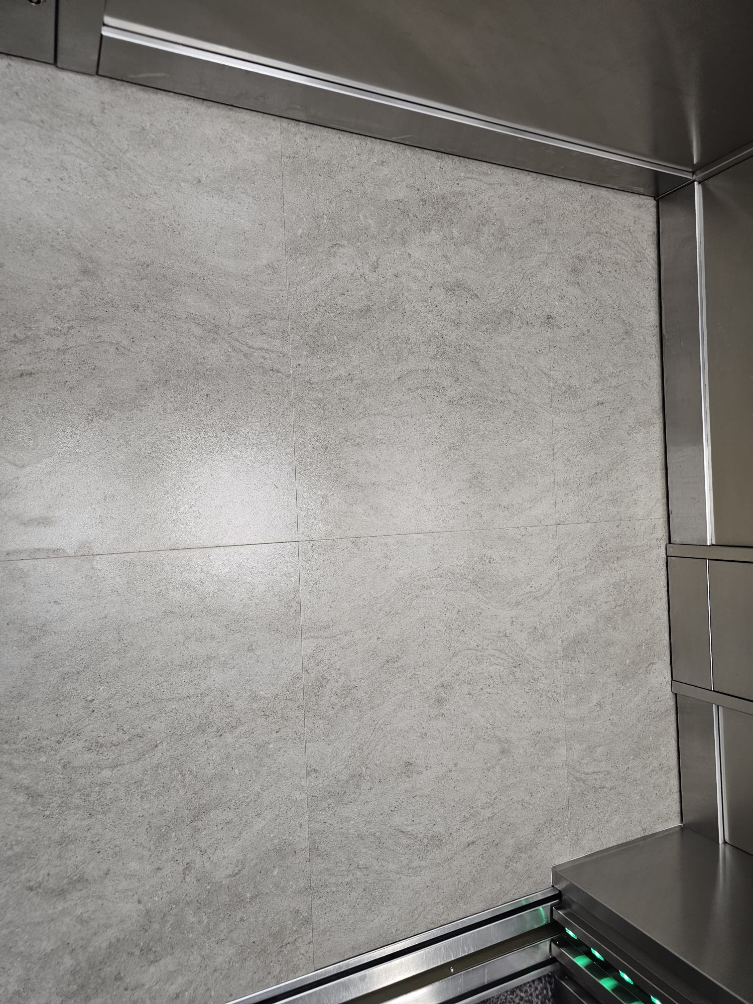 Amtico Signature Stria Basalt installation in_4