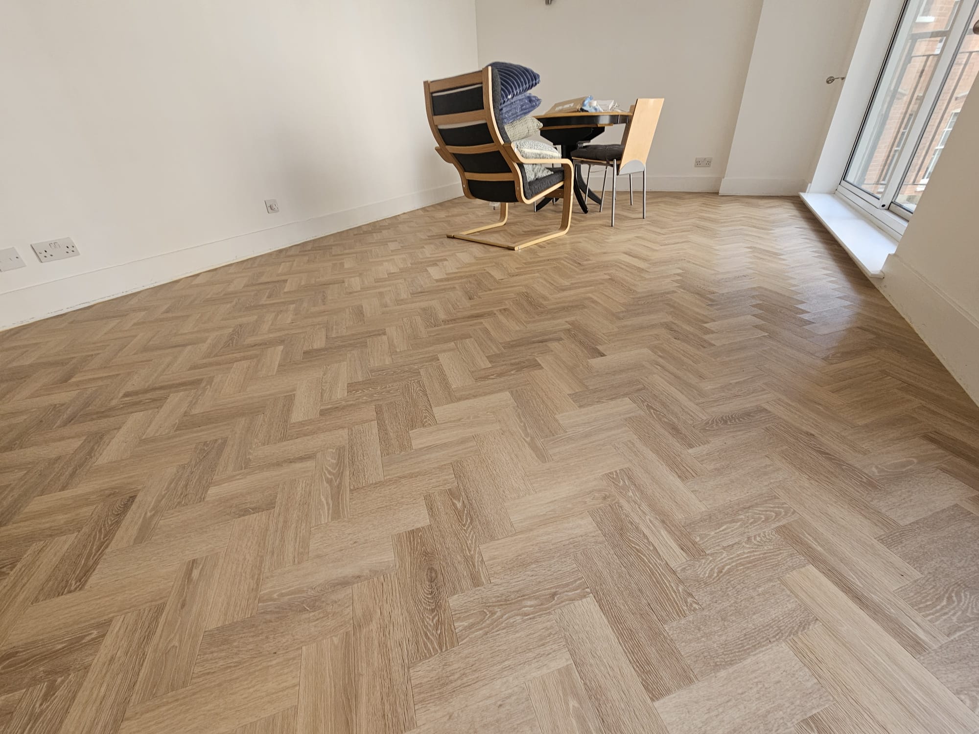 Amtico Spacia Muted Oak &#038; Amtico Spacia Ceramic Dark installation_3