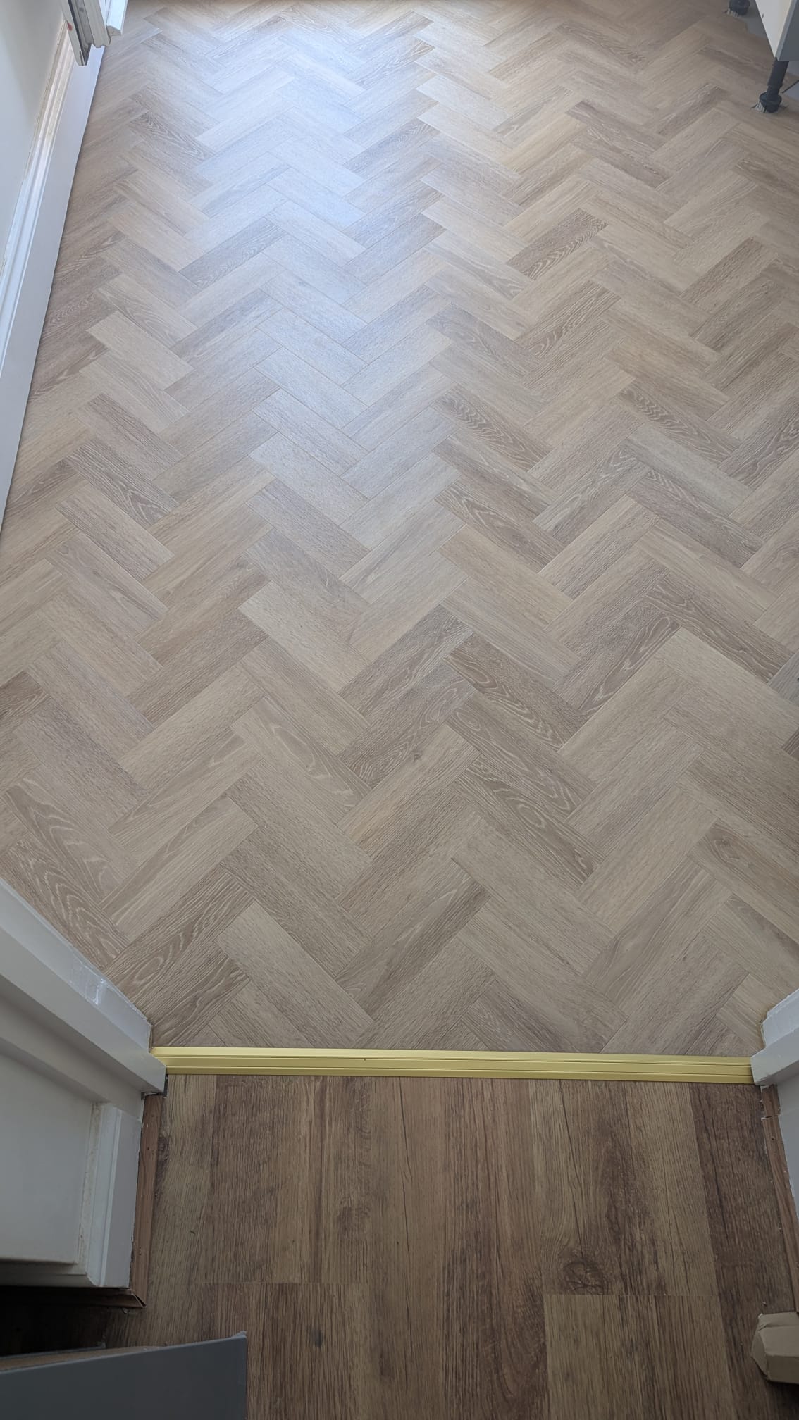 Amtico Spacia Muted Oak installation_3