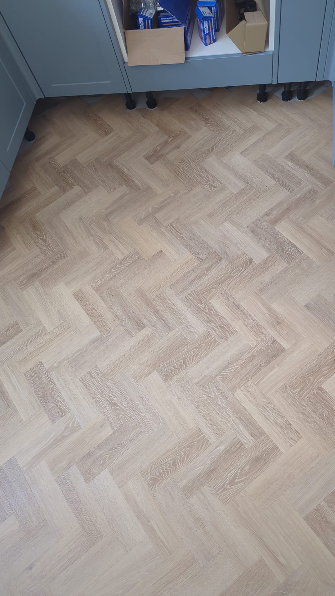 Amtico Spacia Muted Oak installation_6