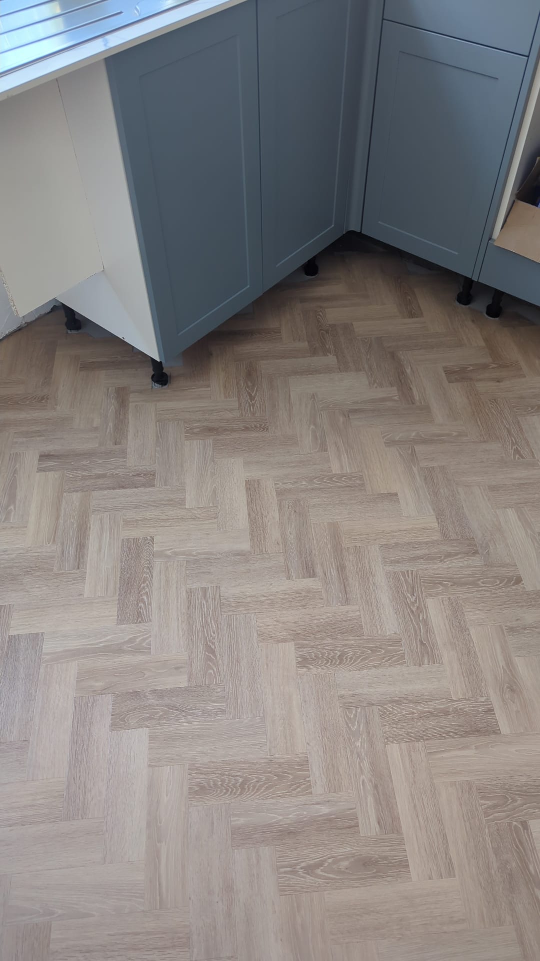 Amtico Spacia Muted Oak installation_7