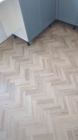 Amtico Spacia Muted Oak installation_8