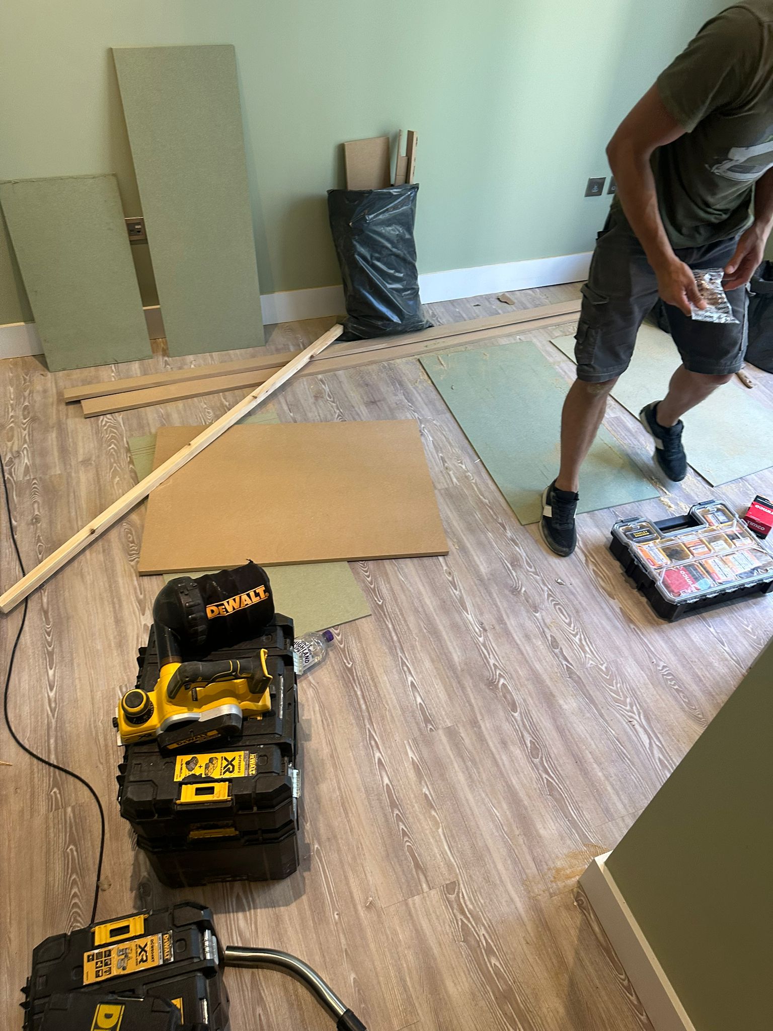 Amtico Spacia Worn Ash installation_8