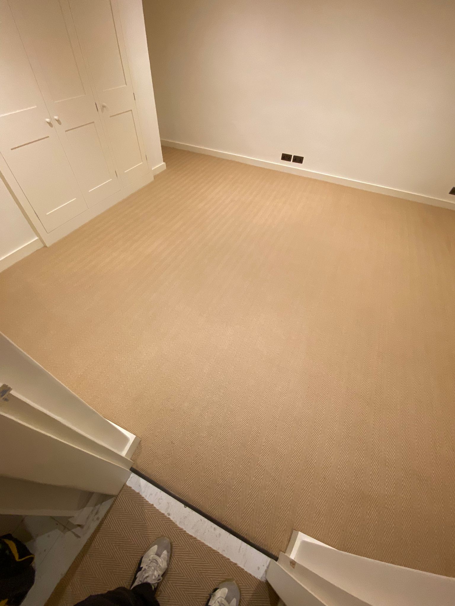 Crucial Trading Jute Herringbone Natural JT900 carpet installation_5