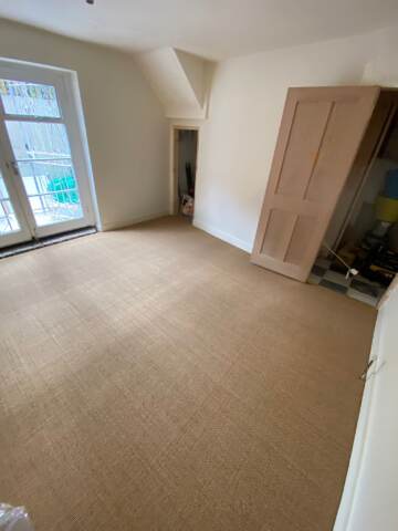 Crucial Trading Small Boucle Classics Ginger carpet installation_10