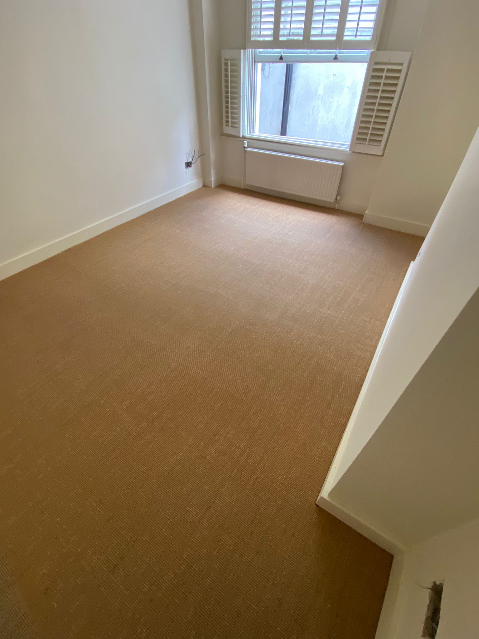 Crucial Trading Small Boucle Classics Ginger carpet installation_3