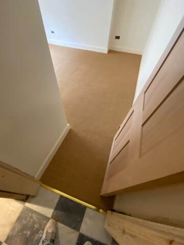 Crucial Trading Small Boucle Classics Ginger carpet installation_8