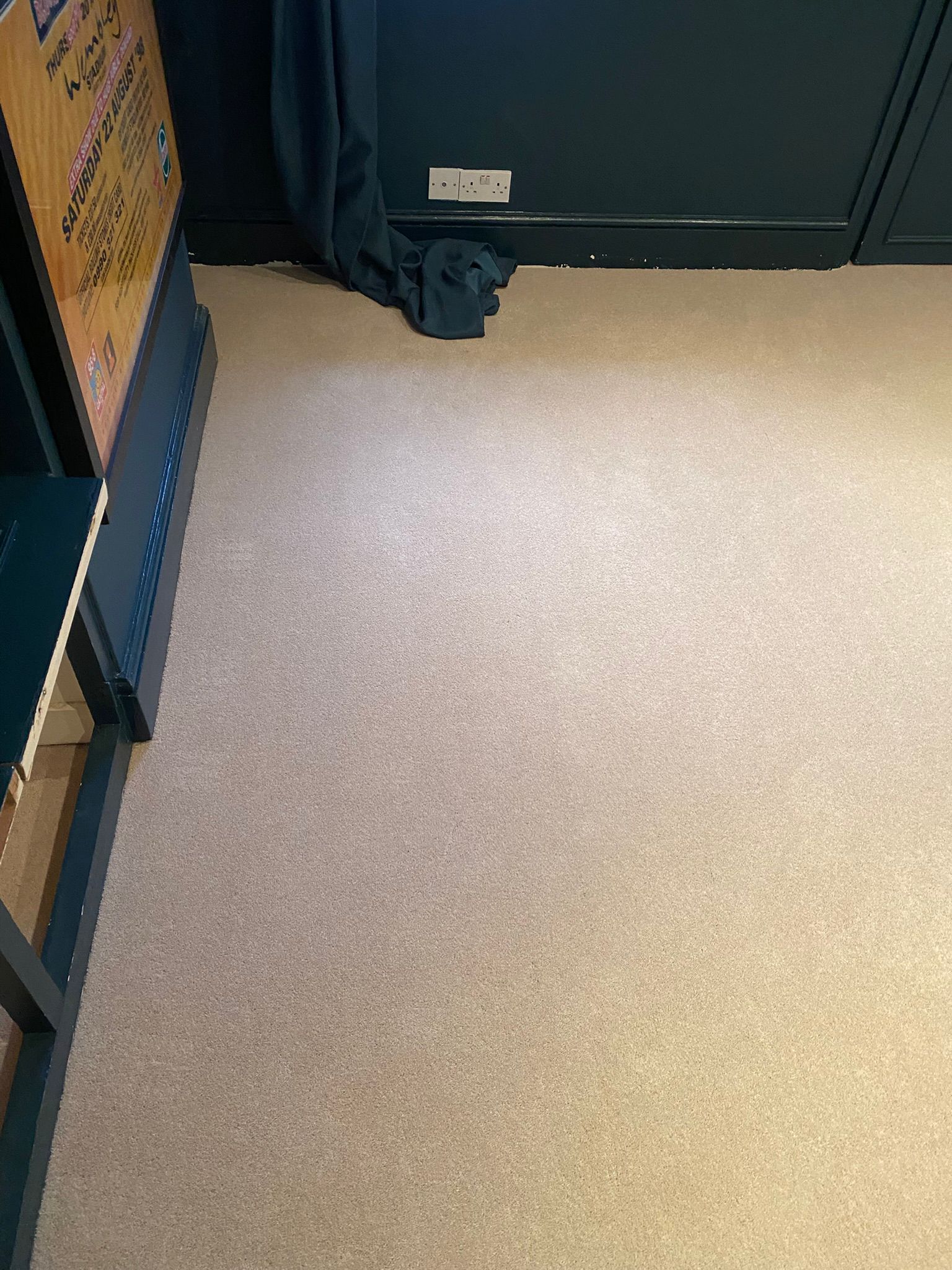 Hugh Mackay Carpets Durham Twist Antique Lace installation_12