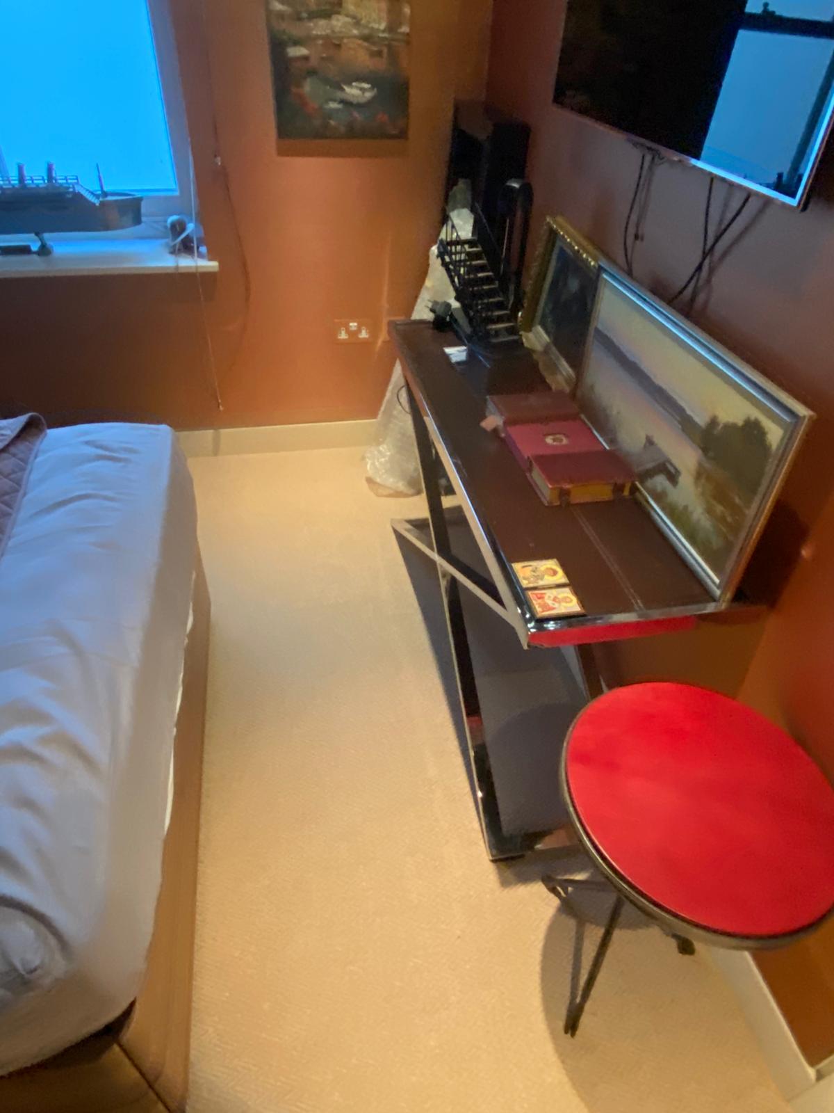 Kersaint Cobb Impressions Herringbone Boutique Beige carpet installation_2