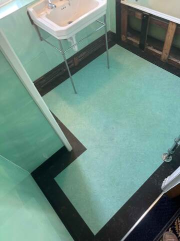 Marmoleum Black 2939 installation_2 (1)