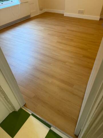 Amtico Spacia Warm Maple installation_3