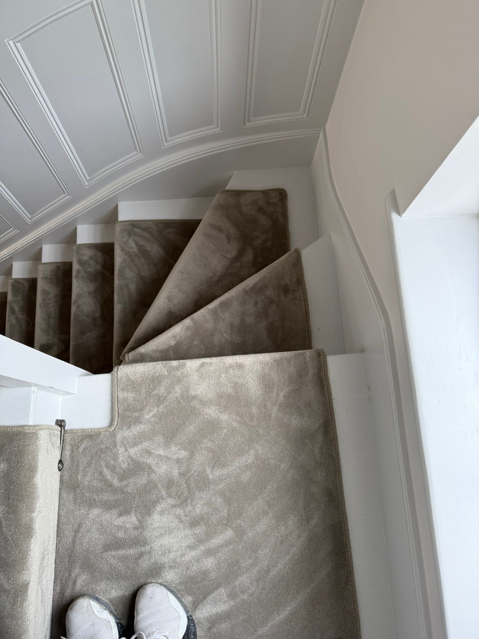 Elements London Symphony Chicago carpet installation_3