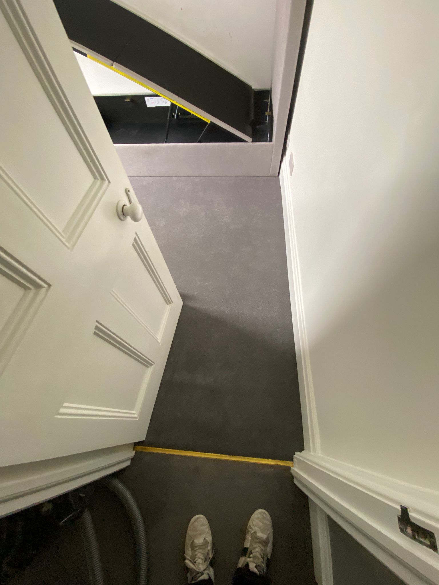 Hugh Mackay Carpets Durham Twist Elements Pencil Point installation_2