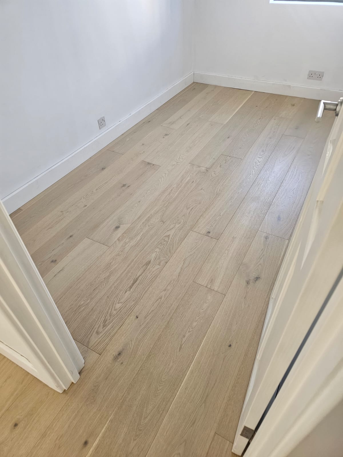 Xylo R130 wood flooring installation_4