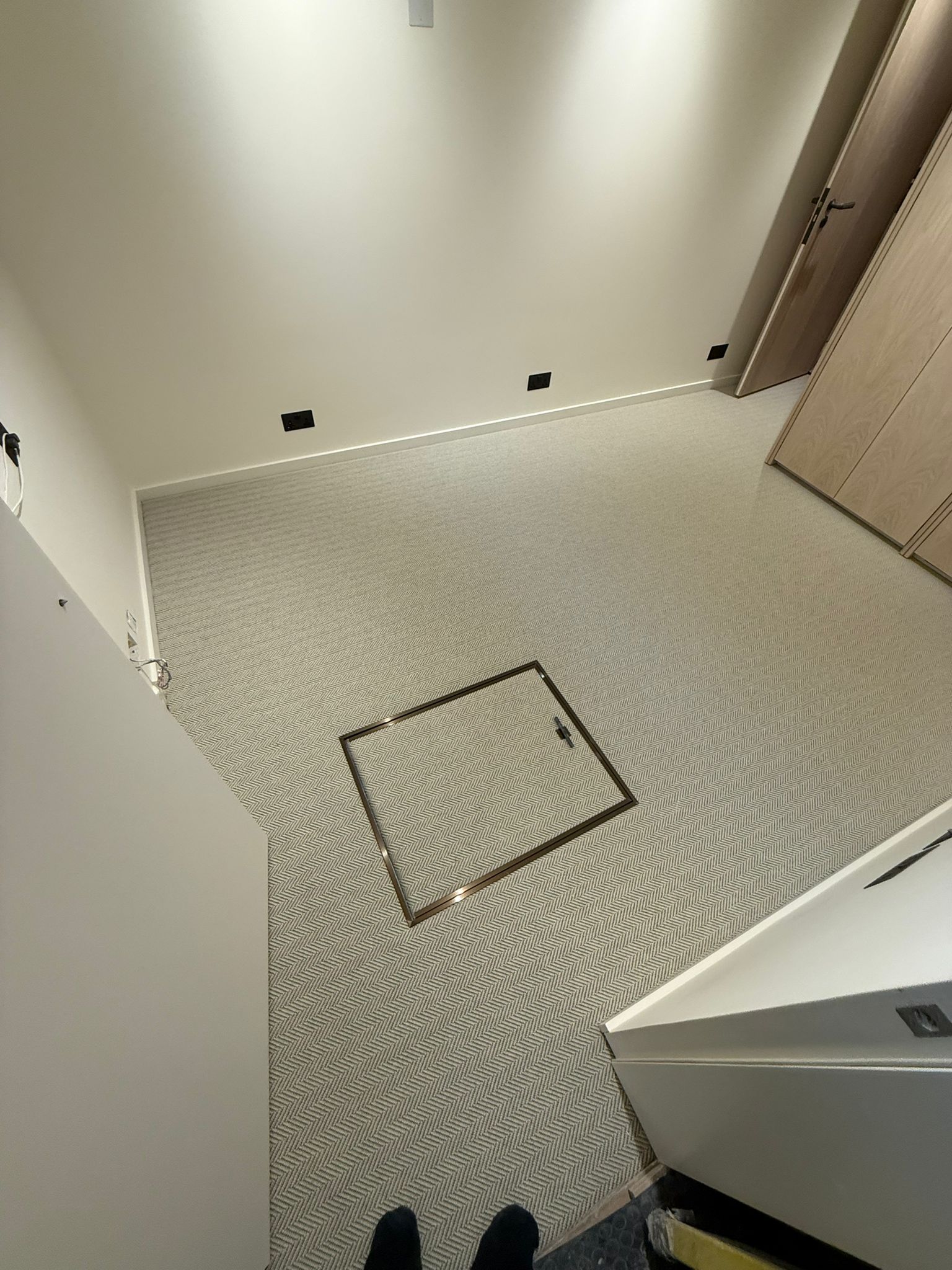 Crucial trading alpine frosted peaks carpet installation in Westminster