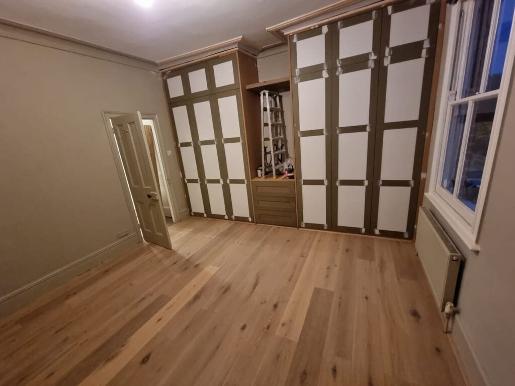 Amtico Signature Lime Washed Wood In Docklands - Luxury Vinyl Tile (LVT) Flooring - Docklands - Residential