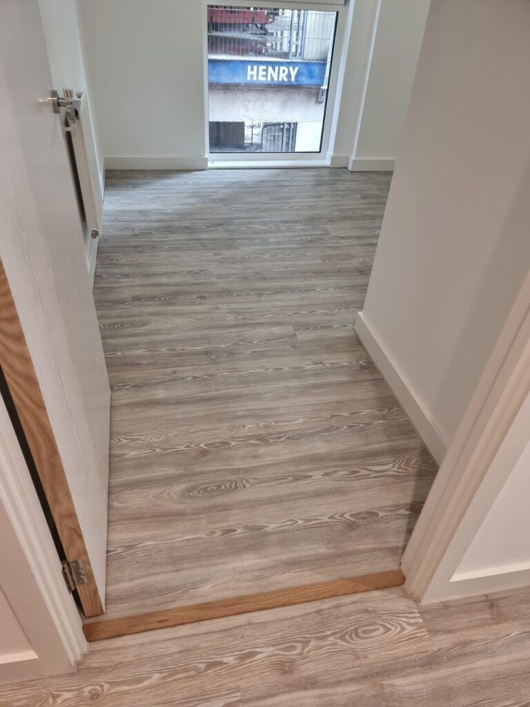 Amtico Click Smart White Ash Vinyl Flooring In Pimlico - Luxury Vinyl Tile (LVT) Flooring - Pimlico - Residential