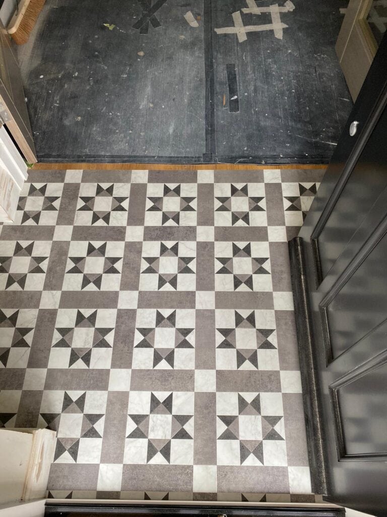 Amtico Decor Classic Argent Vinyl Flooring In Knightsbridge - Luxury Vinyl Tile (LVT) Flooring - Knightsbridge - Residential