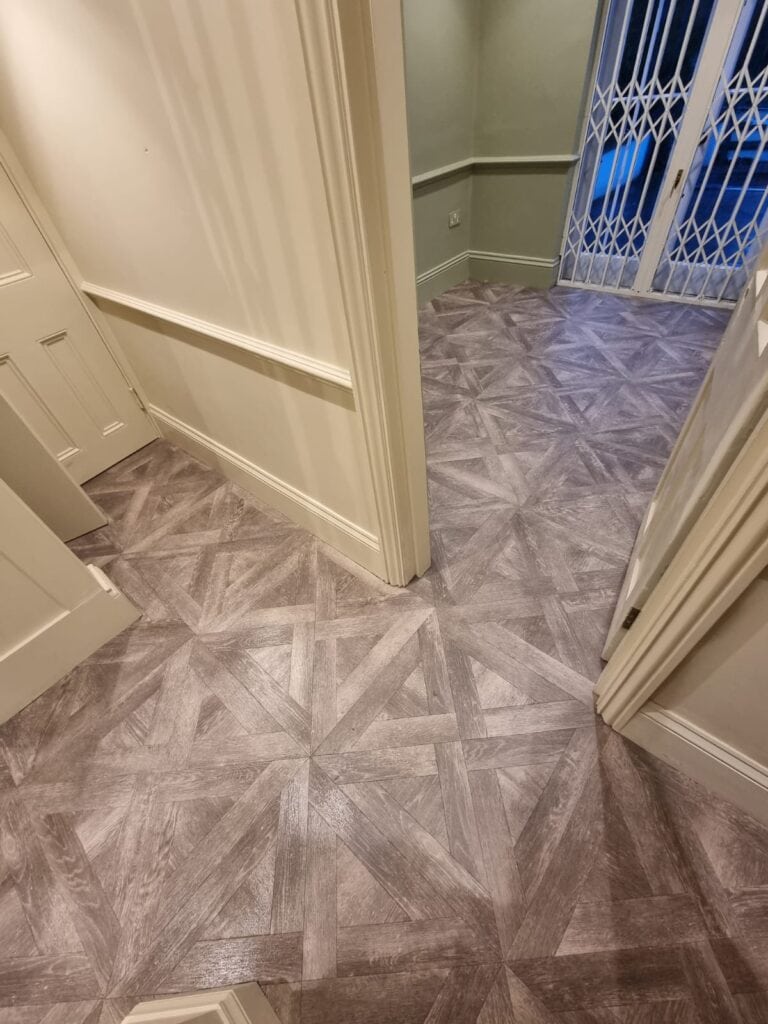 Amtico Signature Verbier Oak In Belgravia - Luxury Vinyl Tile (LVT) Flooring - Belgravia - Residential
