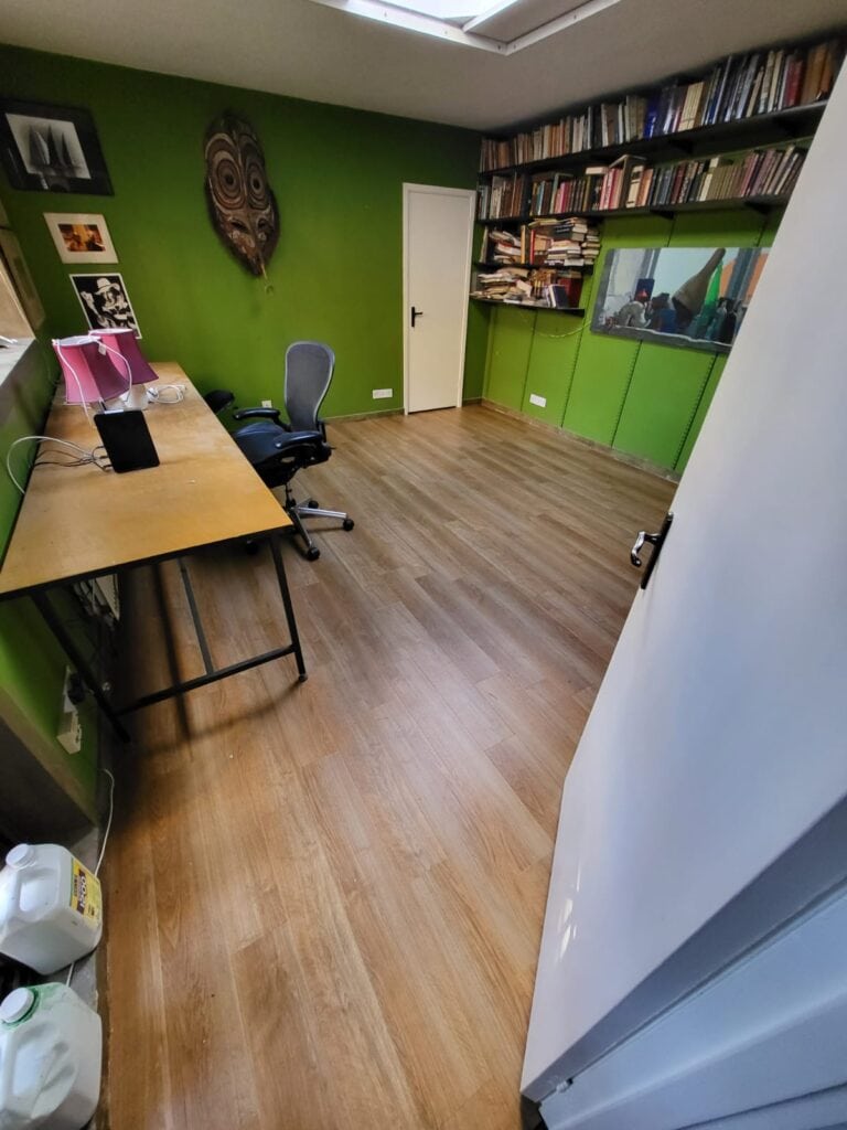 Amtico Signature American Oak In Knightsbridge - Luxury Vinyl Tile (LVT) Flooring - Knightsbridge - Residential